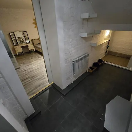 автентична