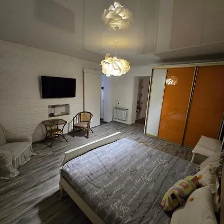 автентична *