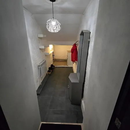 автентична