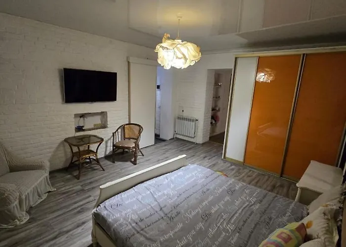 автентична *